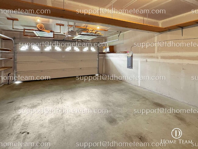 Building Photo - 1447 33rd St SE