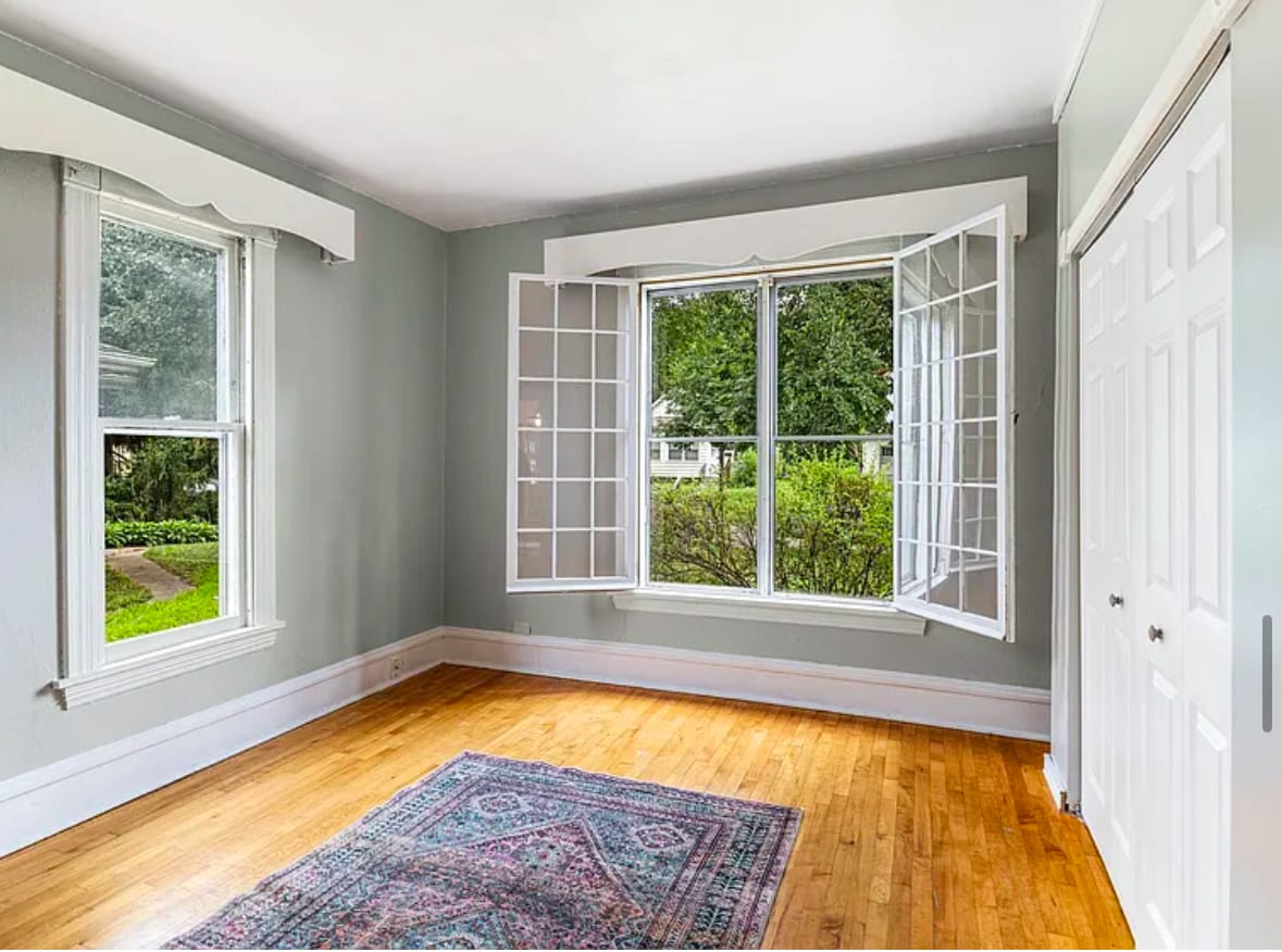 Building Photo - 2628 Quincy St NE