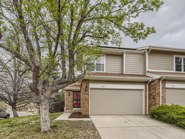 Primary Photo - Updated Townhome in Indian Creek