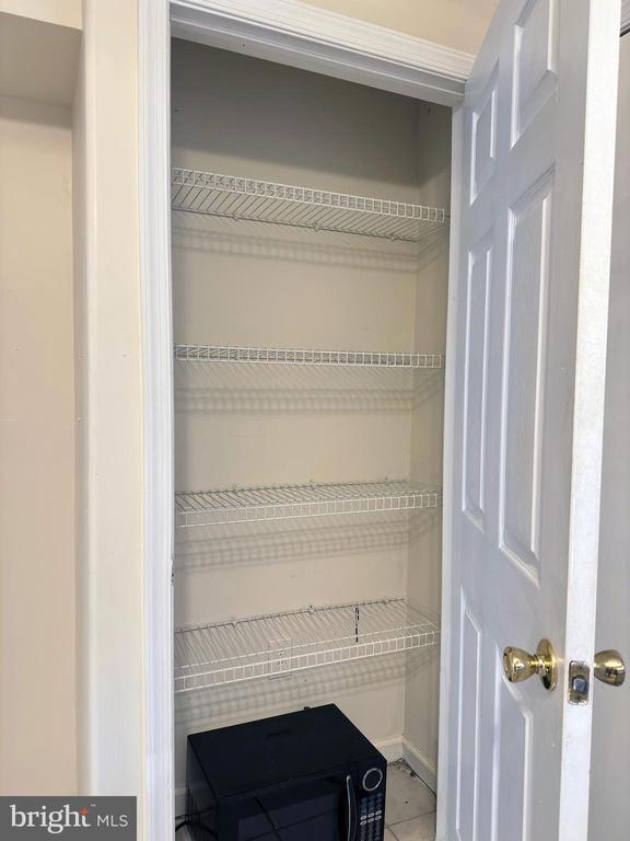 Building Photo - 1525 Montrose St