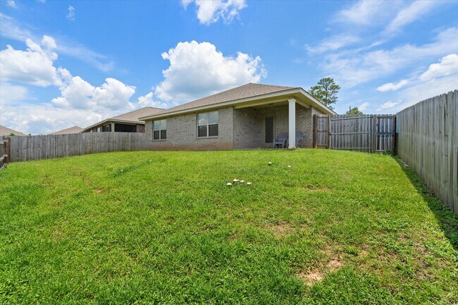 Building Photo - 34505 Paisley Ave