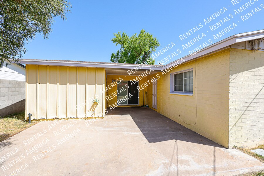 Building Photo - 335 E Papago Dr
