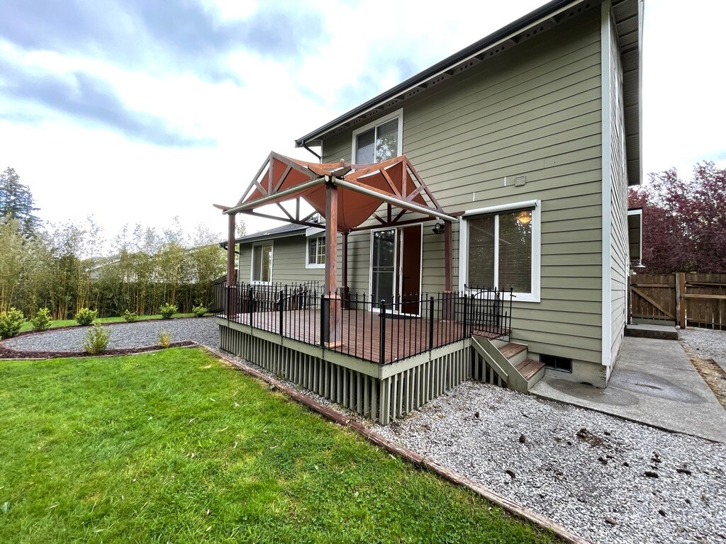 Back yard - 3921 Magrath Rd