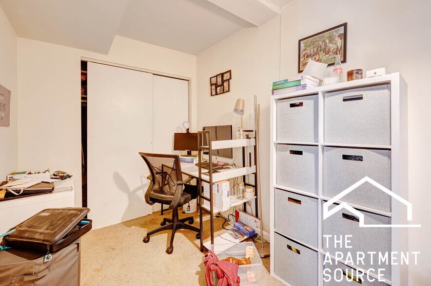 Building Photo - 1627 N Winchester Ave