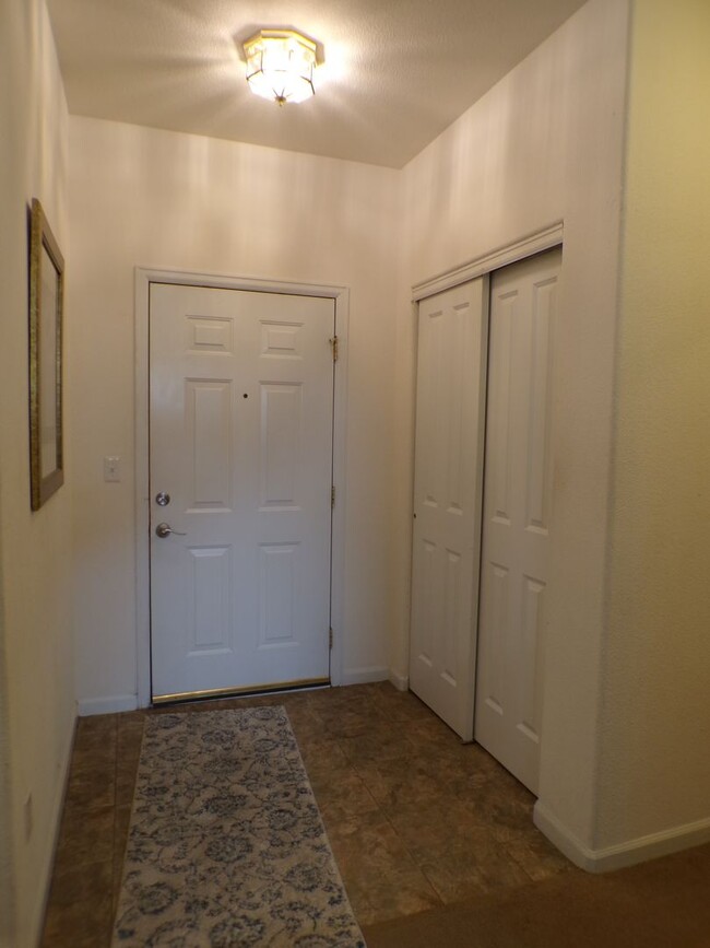 Building Photo - Littleton 3 Bed 2 Bath Condo Retreat!