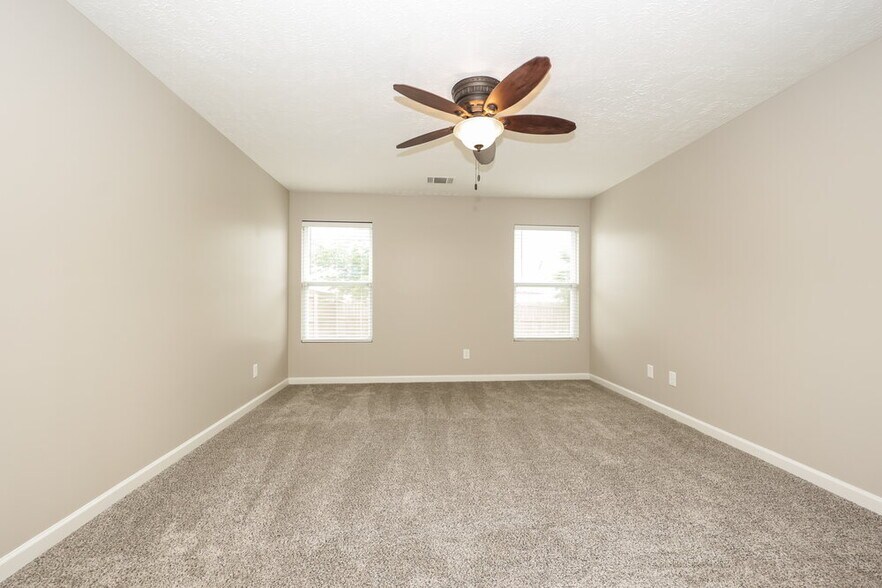 Building Photo - 413 Creek Oak Dr