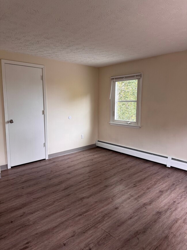 Building Photo - Briarwood 11