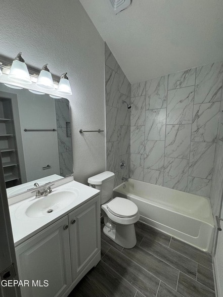 Building Photo - 7013 Echo Cliffs Dr