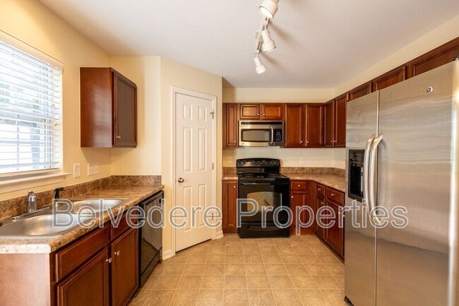 Building Photo - 36 Ackland Dr