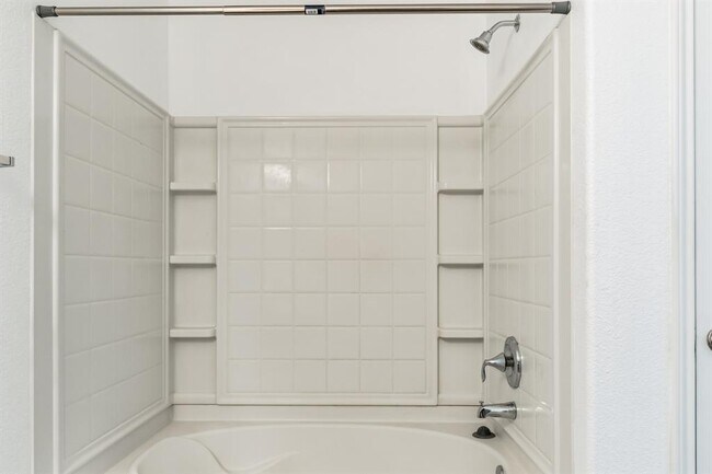 Building Photo - 1029 Brighton Pl
