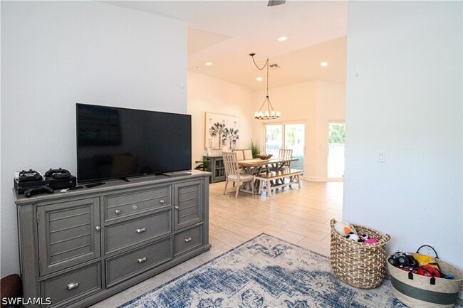 Building Photo - 721 Logan Blvd S