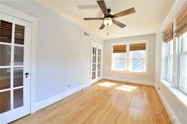 Building Photo - 6318 S Rosebury Ave