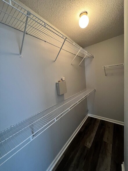 Building Photo - 6847 Kerry Valley Ln
