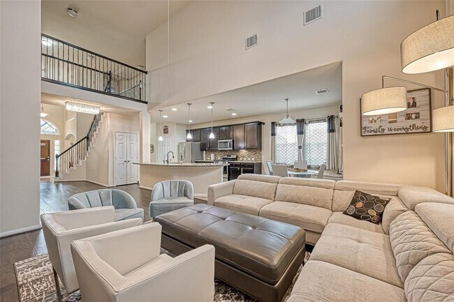 Building Photo - 3207 Fairmont Hills Ln
