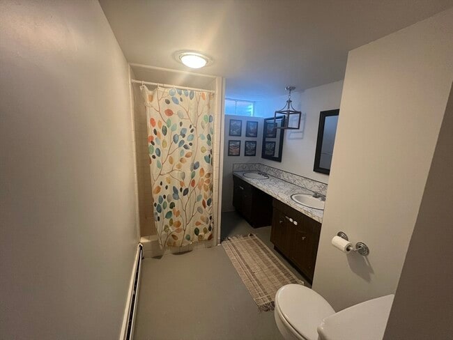 Building Photo - 77 Cabot St