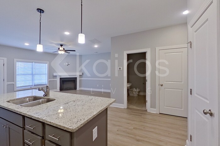 Building Photo - 3717 Oak Leaf Wy