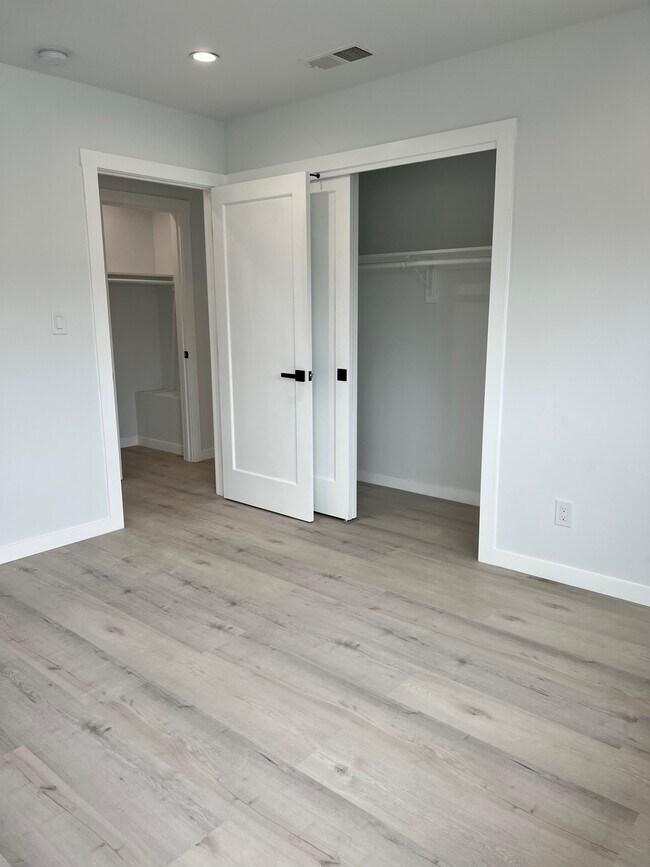 Building Photo - 2 Maywood Ave