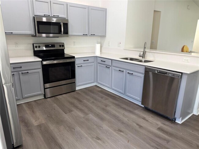 Building Photo - 11340 Southwind Lake Dr