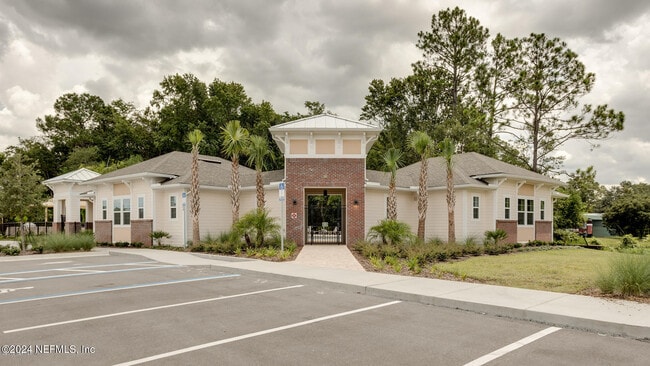 Building Photo - 494 Northside Dr S