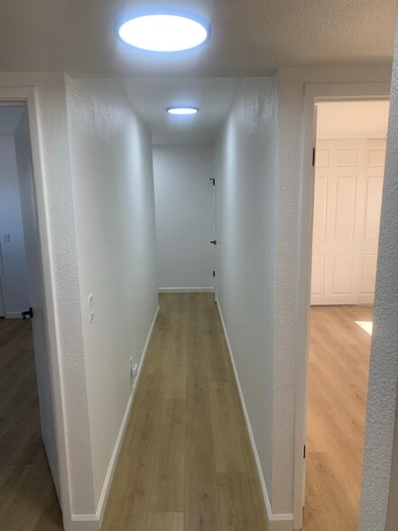 Main Entrance Hallway - 608 Virginia St