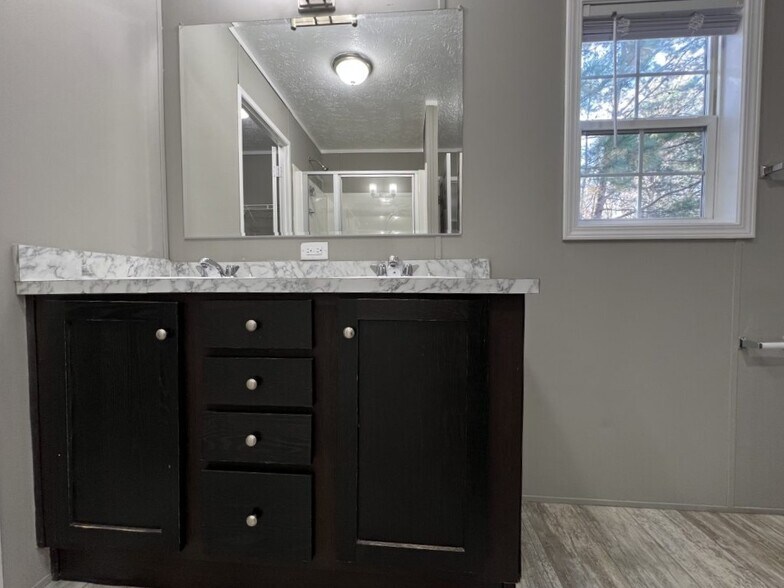 Building Photo - 300 Caseybrook Ct