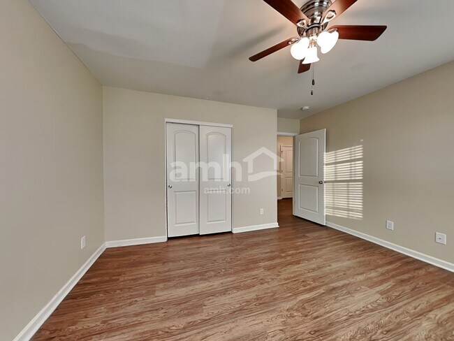 Building Photo - 298 Scarlett Ln