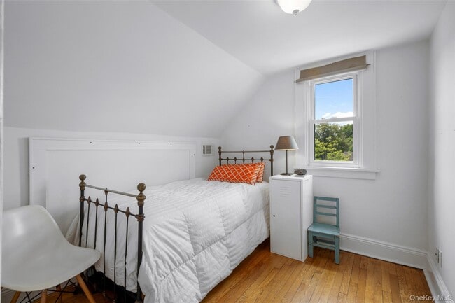 Building Photo - 46 Kane Ave