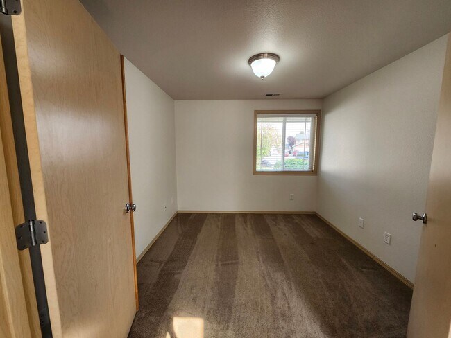Building Photo - 5822 Austin Ct