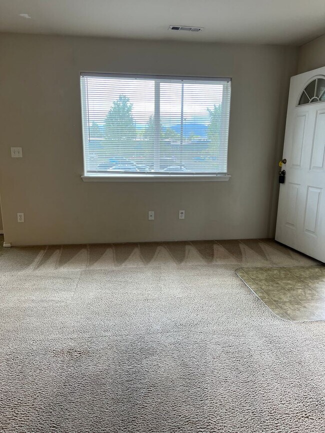 Building Photo - 3163 Juniper Ridge Dr
