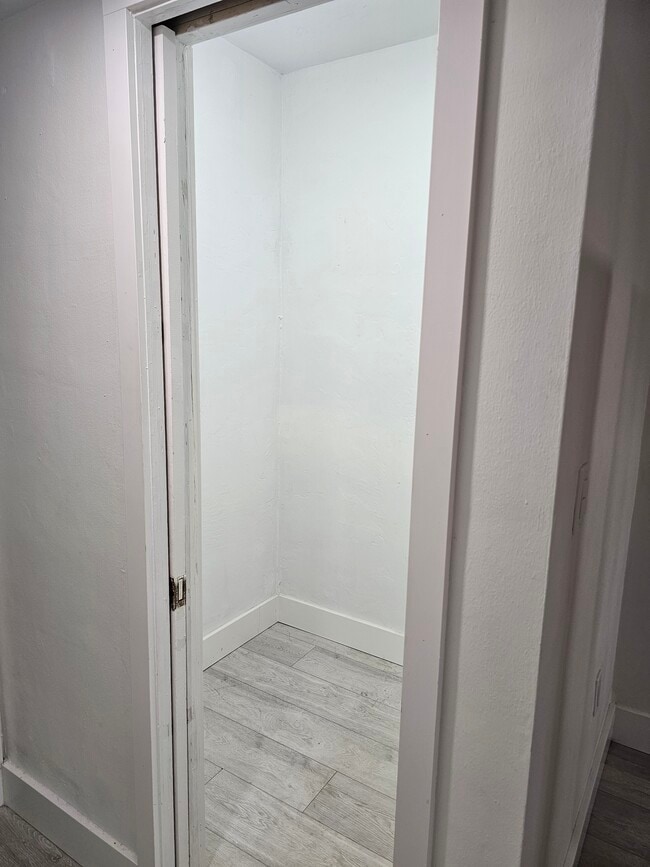 Building Photo - 20111 NE 27th Ct