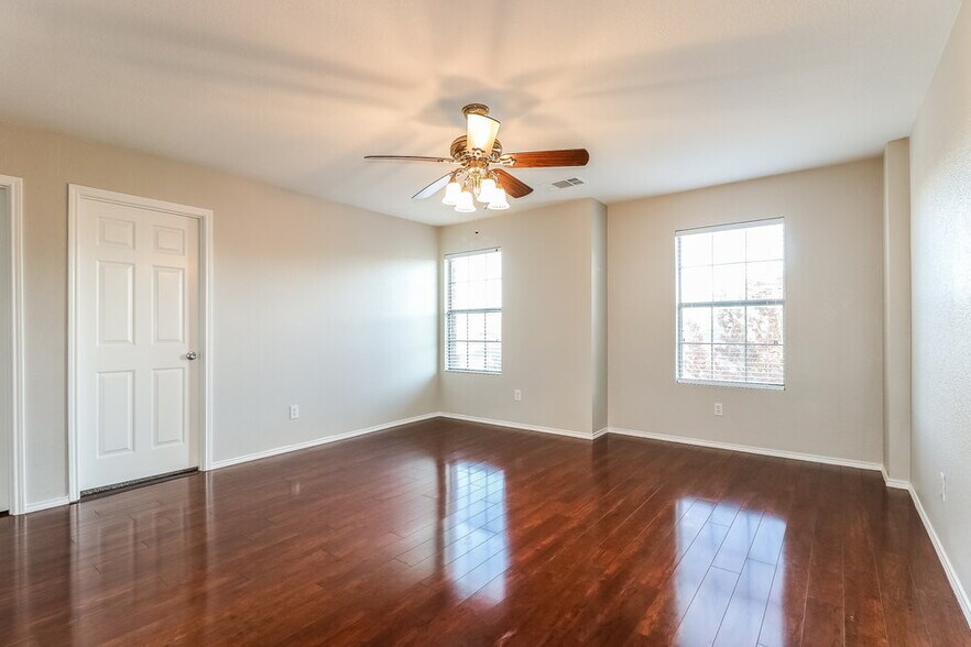 Building Photo - 768 Chalk Knoll Rd