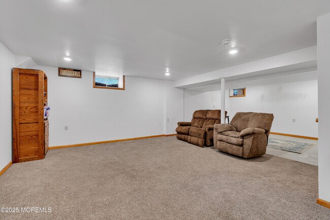Building Photo - 210 Wingate Ct