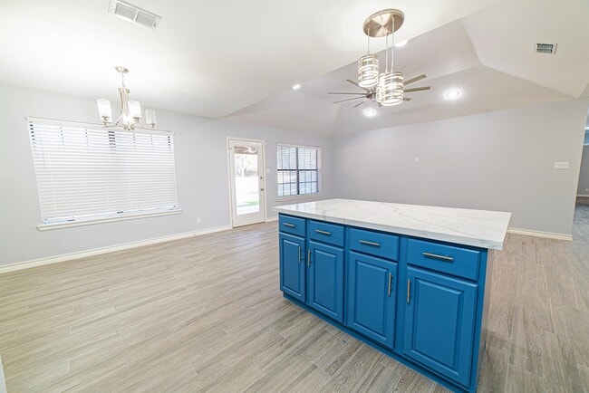 Building Photo - 8655 Northridge Loop