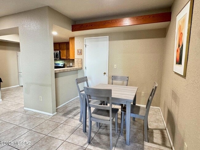 Building Photo - 4281 N River Grove Cir