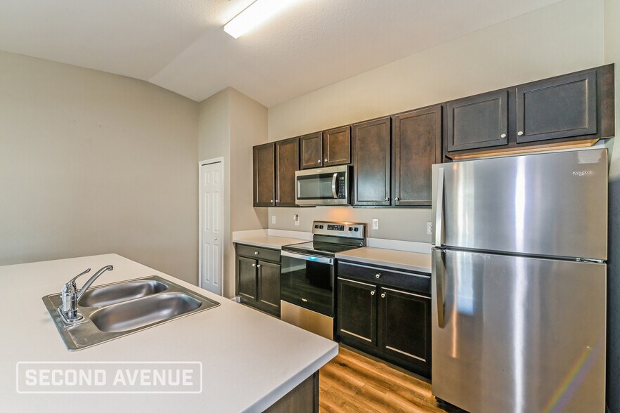 Building Photo - 1909 NE Juanita Pl