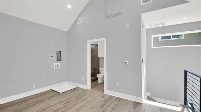 Building Photo - 7204 Meador Ave