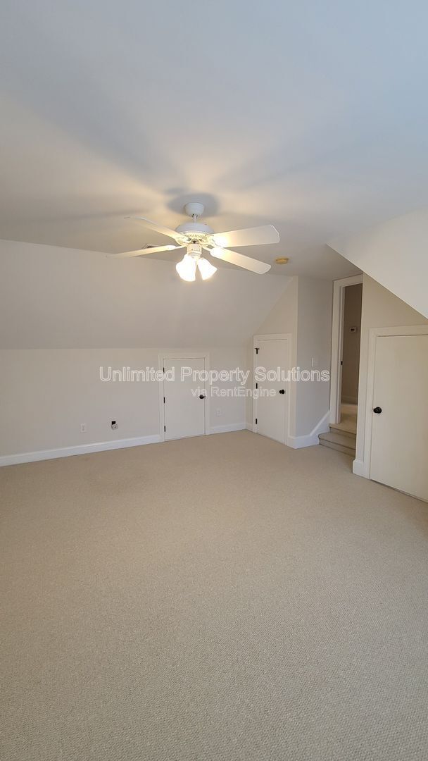 Building Photo - 5013 Gorham Ave