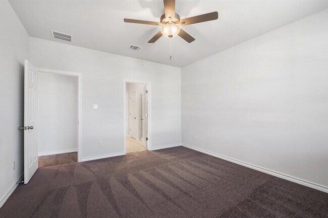 Building Photo - 108 Leatherleaf Dr