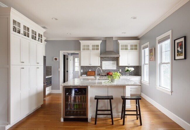 Building Photo - 70 Arlington St