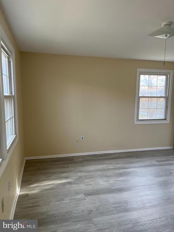 Building Photo - 42 Genesee Ln