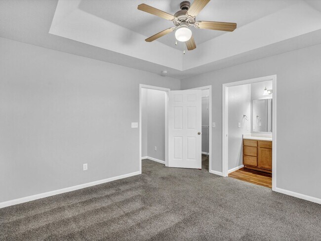 Building Photo - Walking Trails*******Castle School System********Large 3 Bedroom