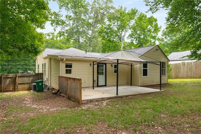 Building Photo - 2633 Joyce Ave