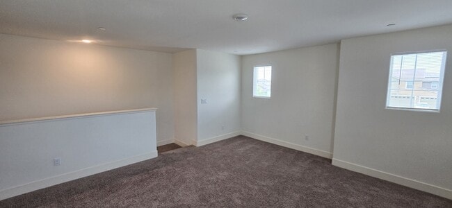 Building Photo - Atwater 5 Bedroom 3.5 Bathroom Home