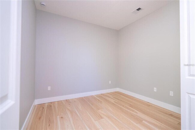 Building Photo - 15 Ramblewood St
