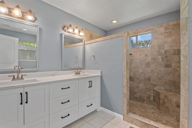 Building Photo - 24338 Redbud Ave