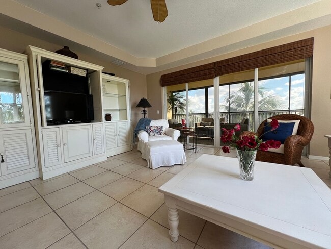 Building Photo - Furnished/Short Term Rental ** Available 9...