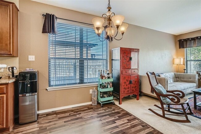 Building Photo - 1000 Sussex Way