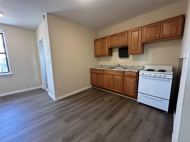 Building Photo - 259 Main St