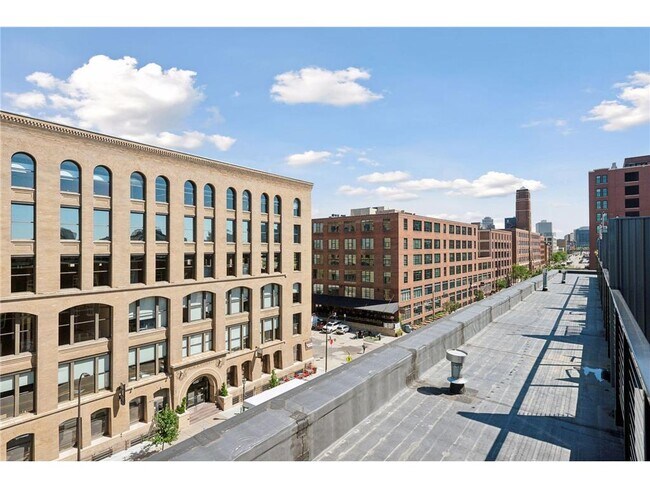 Building Photo - 801 N Washington Ave