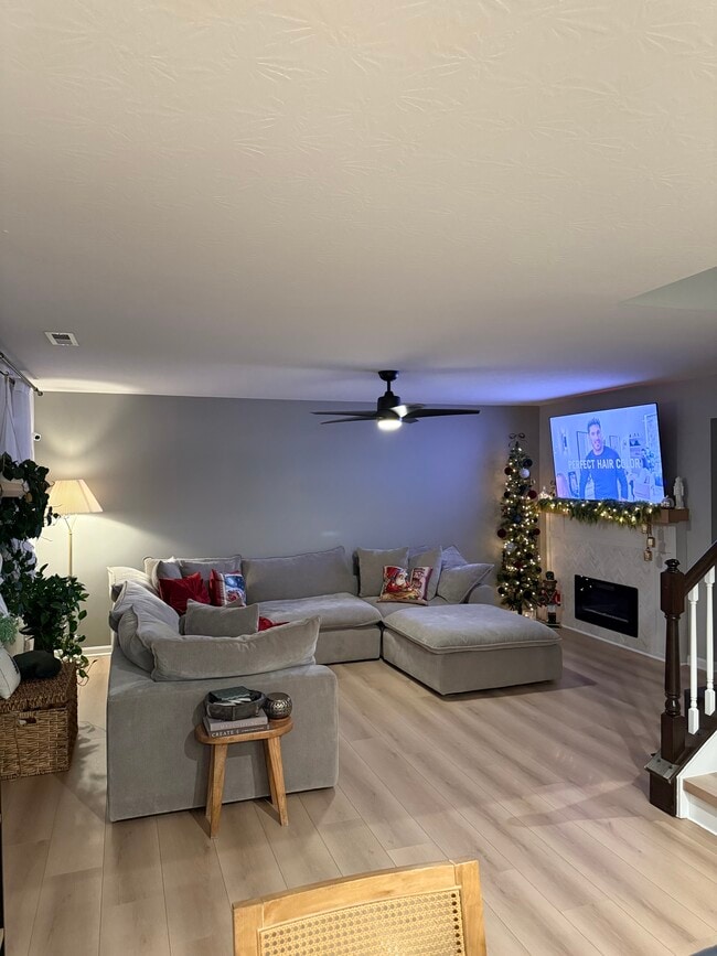 Building Photo - 7481 Autumn Joy Ave